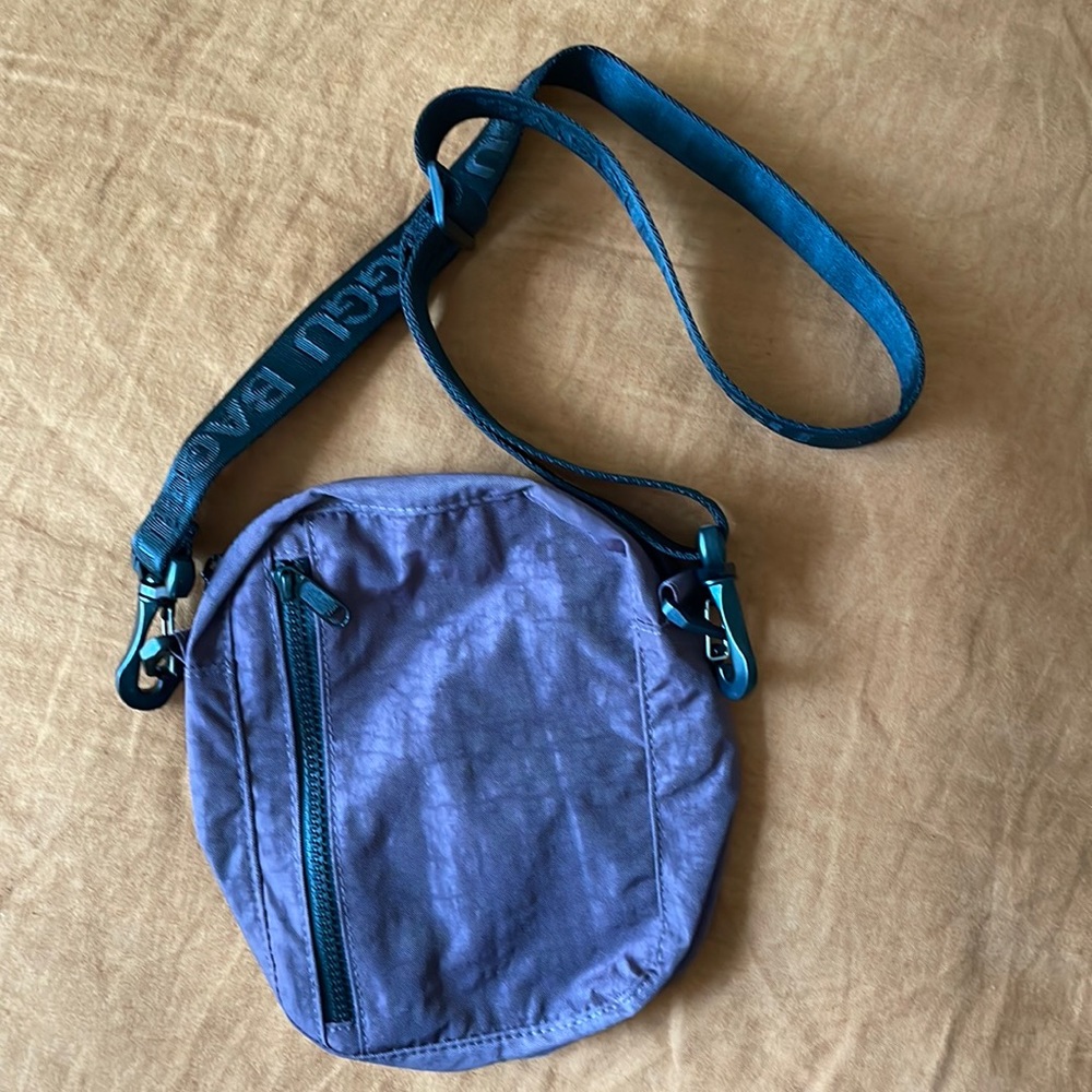 NWOT Baggu sport crossbody bag - raisin color